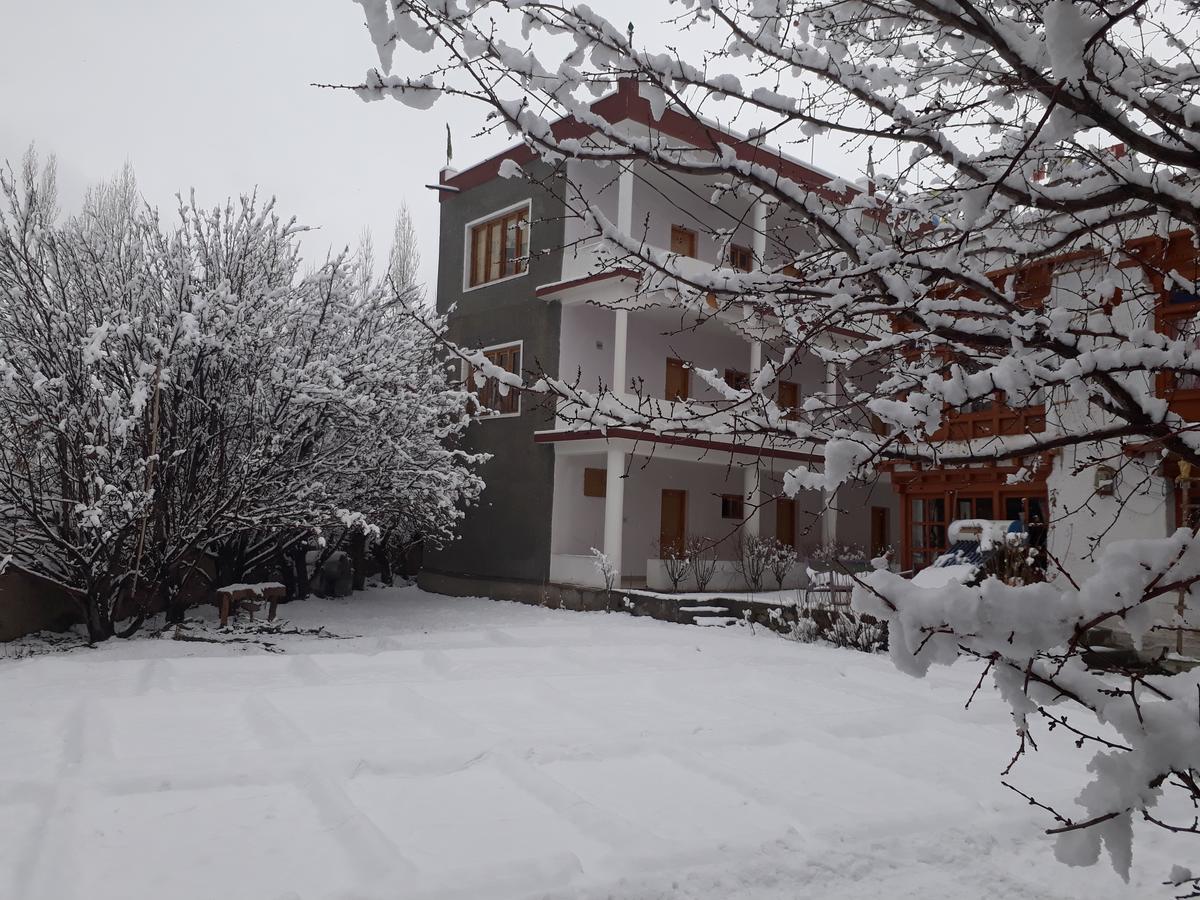 Hotel Jorchung เลห์ ภายนอก รูปภาพ